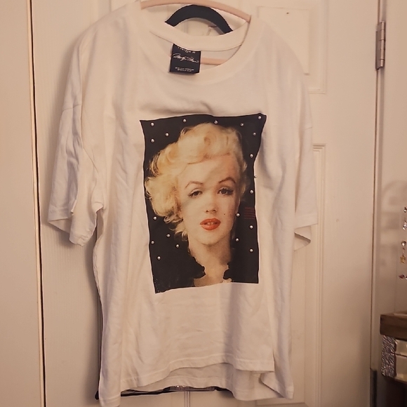 Forever 21 White Graphic Tee - Picture 8 of 9
